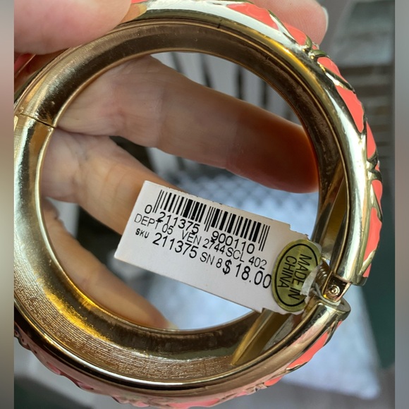 NWT DRESSBARN BRACELET - Picture 6 of 6